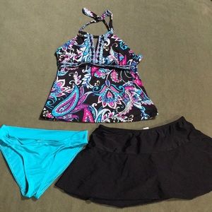 EUC Tankini top w/2 bottoms